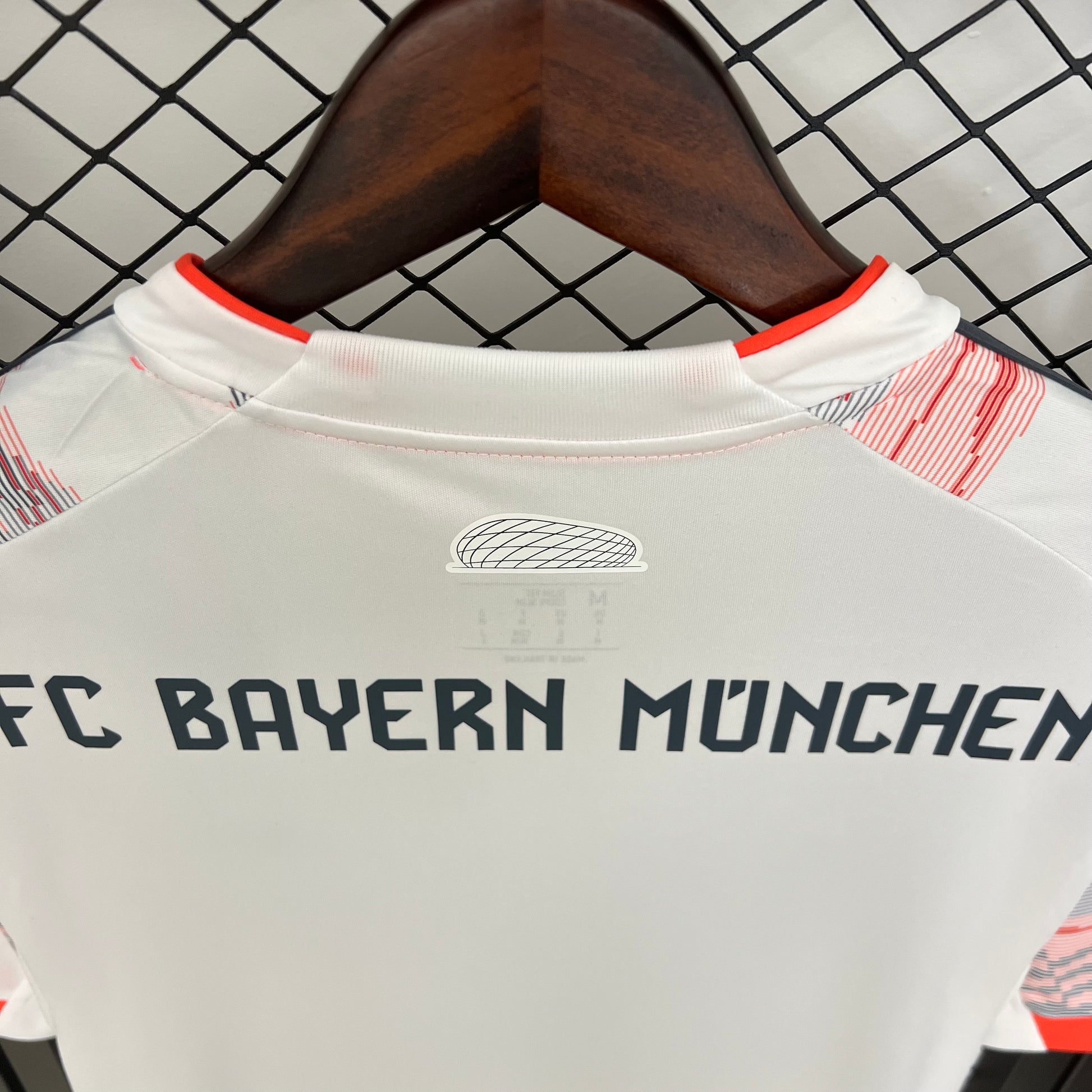 BAYERN MUNICH EXTÉRIEUR | 25/26
